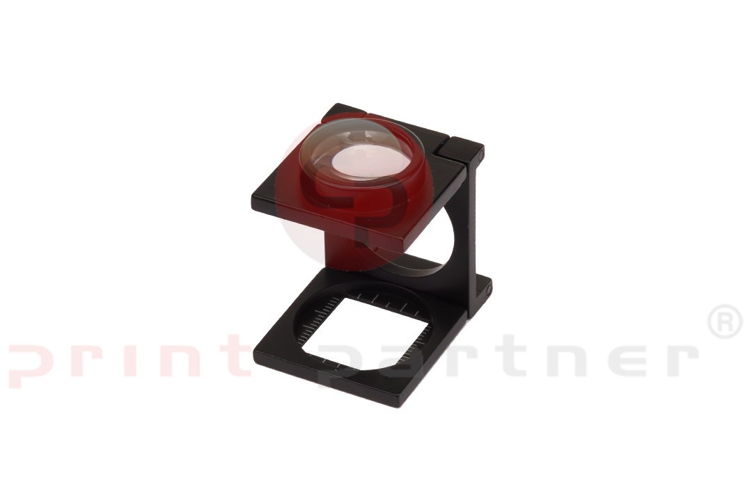 Medium metal magnifying glass 8X